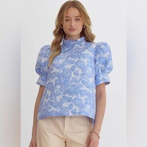 NWT ENTRO UNFILTERED ME LIGHT BLUE FLORAL TOP